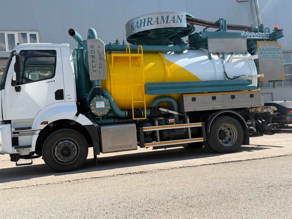 Sakarya Tıkanıklık Açma aracının önden fotoğrafı